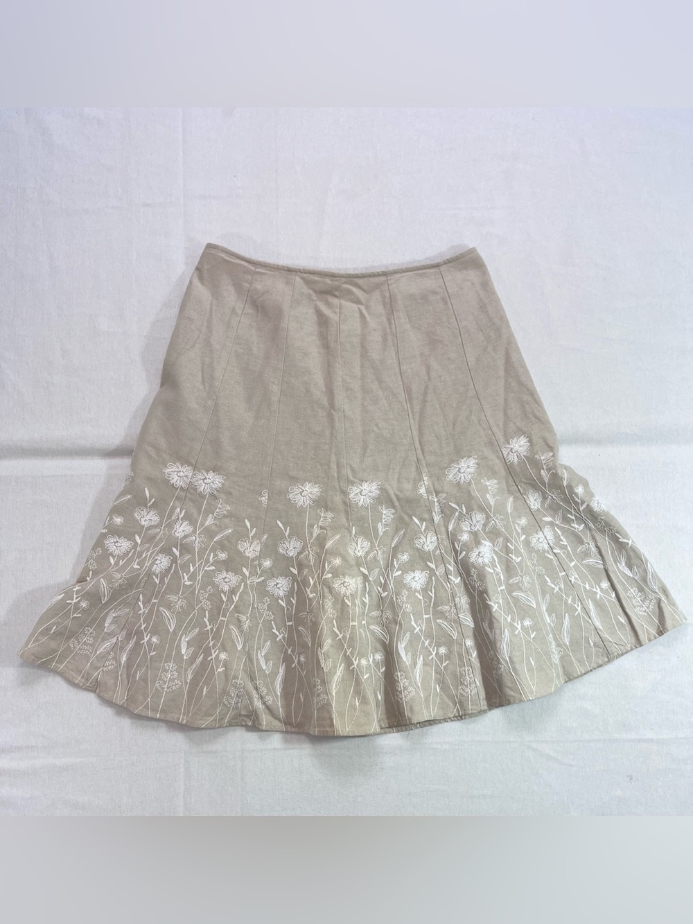 Christopher & Banks Beige A-Line Skirt White Floral Embroidery Size 8